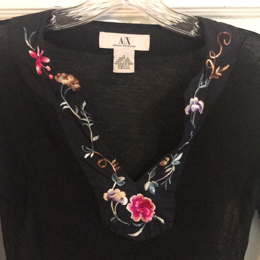 Armani Exchange A/X S vintage embroidered sheet lyocell black crop top!
